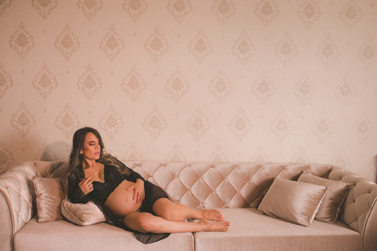 ensaiogestante ensaio de casal, foto de casal, foto de gravida , ensaio de gravida, foto externa de gravida, foto de gestante, foto de casal, ensaio de mãe e filho, riacho de santana, bom jesus da lapa, thaty  alves fotografia, bahia, foto sorrindo , feli