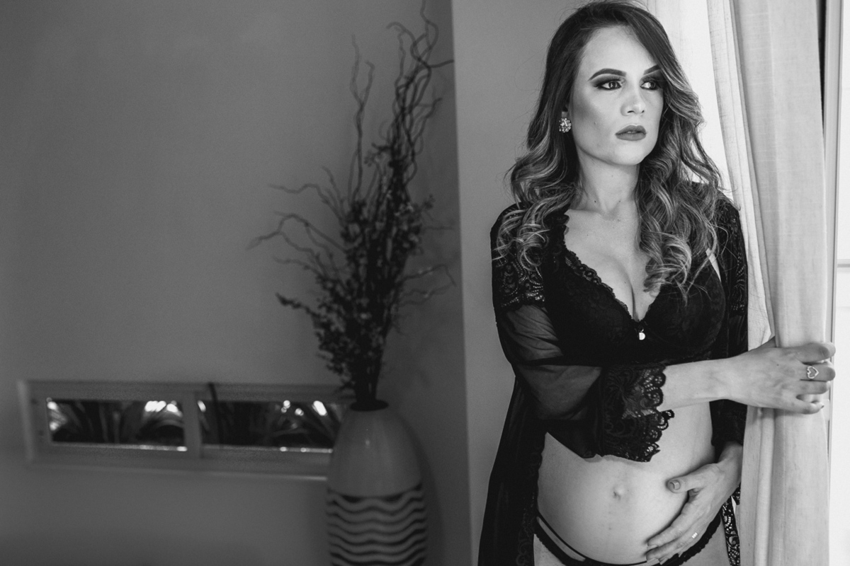 ensaiogestante ensaio de casal, foto de casal, foto de gravida , ensaio de gravida, foto externa de gravida, foto de gestante, foto de casal, ensaio de mãe e filho, riacho de santana, bom jesus da lapa, thaty  alves fotografia, bahia, foto sorrindo , feli