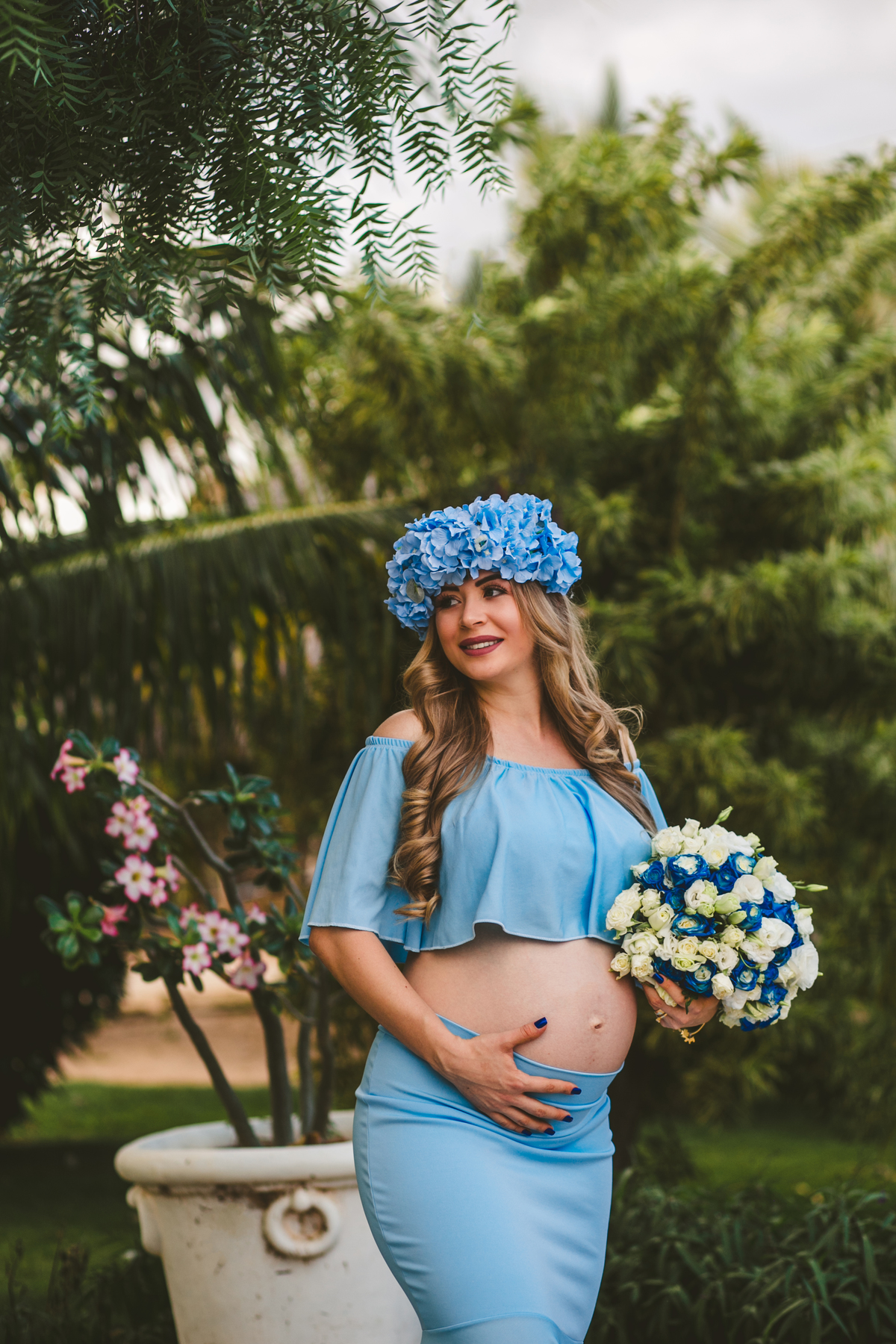 ensaiogestante ensaio de casal, foto de casal, foto de gravida , ensaio de gravida, foto externa de gravida, foto de gestante, foto de casal, ensaio de mãe e filho, riacho de santana, bom jesus da lapa, thaty  alves fotografia, bahia, foto sorrindo , feli