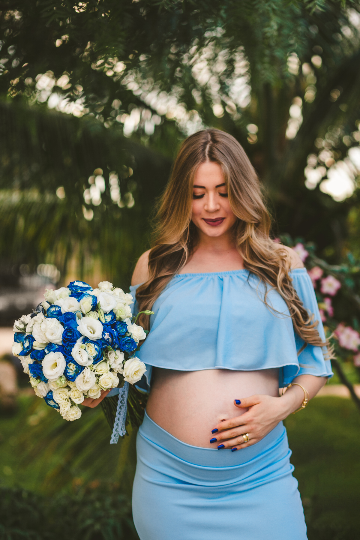 ensaiogestante ensaio de casal, foto de casal, foto de gravida , ensaio de gravida, foto externa de gravida, foto de gestante, foto de casal, ensaio de mãe e filho, riacho de santana, bom jesus da lapa, thaty  alves fotografia, bahia, foto sorrindo , feli