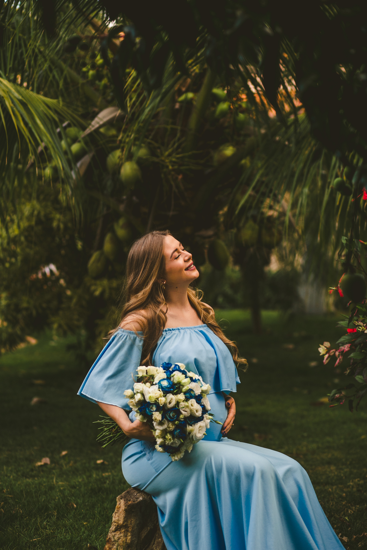 ensaiogestante ensaio de casal, foto de casal, foto de gravida , ensaio de gravida, foto externa de gravida, foto de gestante, foto de casal, ensaio de mãe e filho, riacho de santana, bom jesus da lapa, thaty  alves fotografia, bahia, foto sorrindo , feli
