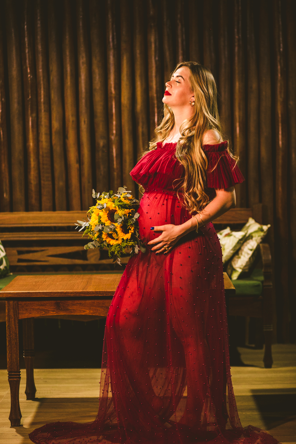 ensaiogestante ensaio de casal, foto de casal, foto de gravida , ensaio de gravida, foto externa de gravida, foto de gestante, foto de casal, ensaio de mãe e filho, riacho de santana, bom jesus da lapa, thaty  alves fotografia, bahia, foto sorrindo , feli