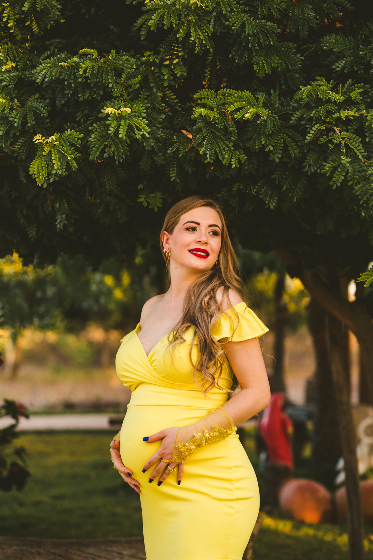 ensaiogestante ensaio de casal, foto de casal, foto de gravida , ensaio de gravida, foto externa de gravida, foto de gestante, foto de casal, ensaio de mãe e filho, riacho de santana, bom jesus da lapa, thaty  alves fotografia, bahia, foto sorrindo , feli