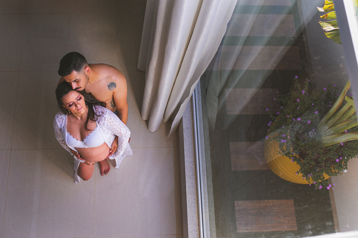 ensaiogestante ensaio de casal, foto de casal, foto de gravida , ensaio de gravida, foto externa de gravida, foto de gestante, foto de casal, ensaio de mãe e filho, riacho de santana, bom jesus da lapa, thaty  alves fotografia, bahia, foto sorrindo , feli