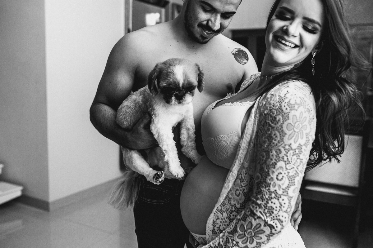 ensaiogestante ensaio de casal, foto de casal, foto de gravida , ensaio de gravida, foto externa de gravida, foto de gestante, foto de casal, ensaio de mãe e filho, riacho de santana, bom jesus da lapa, thaty  alves fotografia, bahia, foto sorrindo , feli