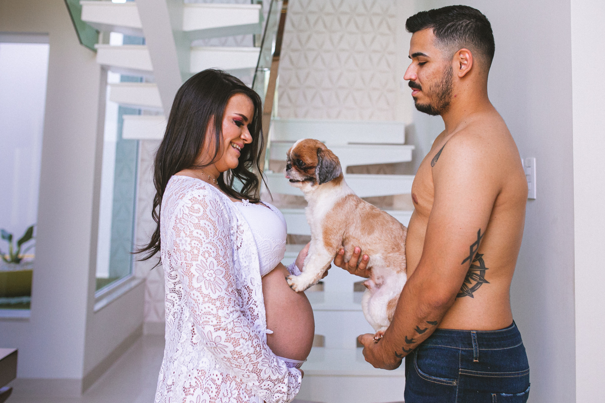 ensaiogestante ensaio de casal, foto de casal, foto de gravida , ensaio de gravida, foto externa de gravida, foto de gestante, foto de casal, ensaio de mãe e filho, riacho de santana, bom jesus da lapa, thaty  alves fotografia, bahia, foto sorrindo , feli