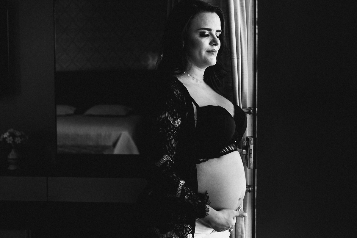 ensaiogestante ensaio de casal, foto de casal, foto de gravida , ensaio de gravida, foto externa de gravida, foto de gestante, foto de casal, ensaio de mãe e filho, riacho de santana, bom jesus da lapa, thaty  alves fotografia, bahia, foto sorrindo , feli