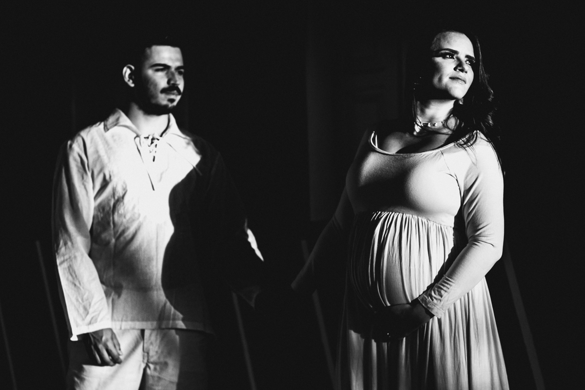 ensaiogestante ensaio de casal, foto de casal, foto de gravida , ensaio de gravida, foto externa de gravida, foto de gestante, foto de casal, ensaio de mãe e filho, riacho de santana, bom jesus da lapa, thaty  alves fotografia, bahia, foto sorrindo , feli