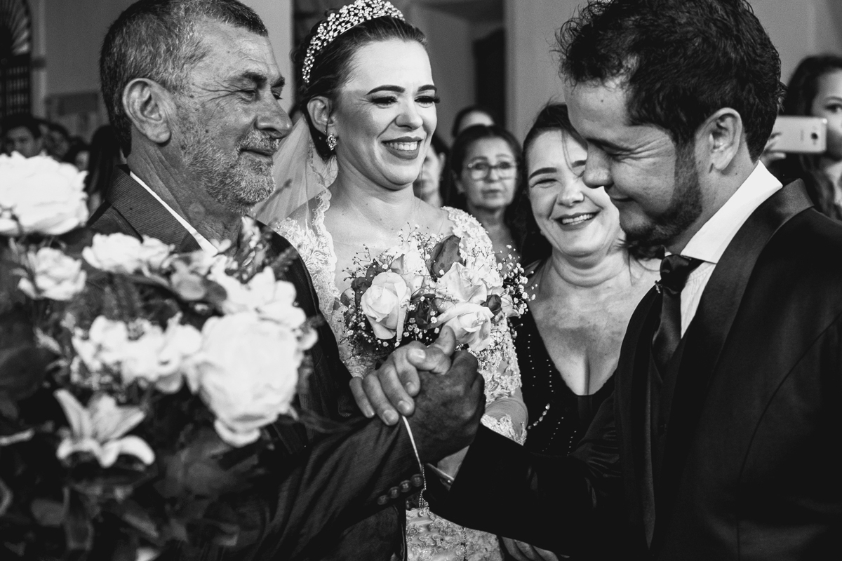  #noiva #weddings #wedding #weddingday #universodasnoivas #weddingdress #casamento #casamentos #vestidodenoiva #madrinha #cerimonia #assessoria  #dresses #instadress #bride #bridal #wedding #weddinginspiration #lapisdenoiva #casamento #fotografodecasament