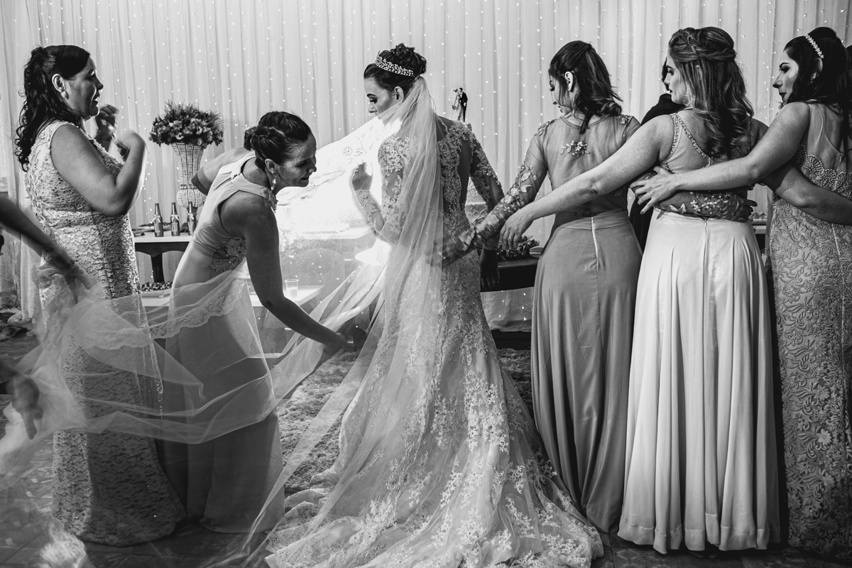  #noiva #weddings #wedding #weddingday #universodasnoivas #weddingdress #casamento #casamentos #vestidodenoiva #madrinha #cerimonia #assessoria  #dresses #instadress #bride #bridal #wedding #weddinginspiration #lapisdenoiva #casamento #fotografodecasament