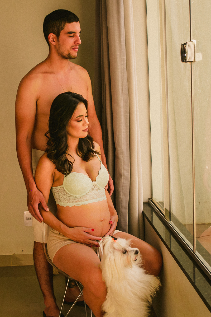 ensaiogestante ensaio de casal, foto de casal, foto de gravida , ensaio de gravida, foto externa de gravida, foto de gestante, foto de casal, ensaio de mãe e filho, riacho de santana, bom jesus da lapa, thaty  alves fotografia, bahia, foto sorrindo , feli