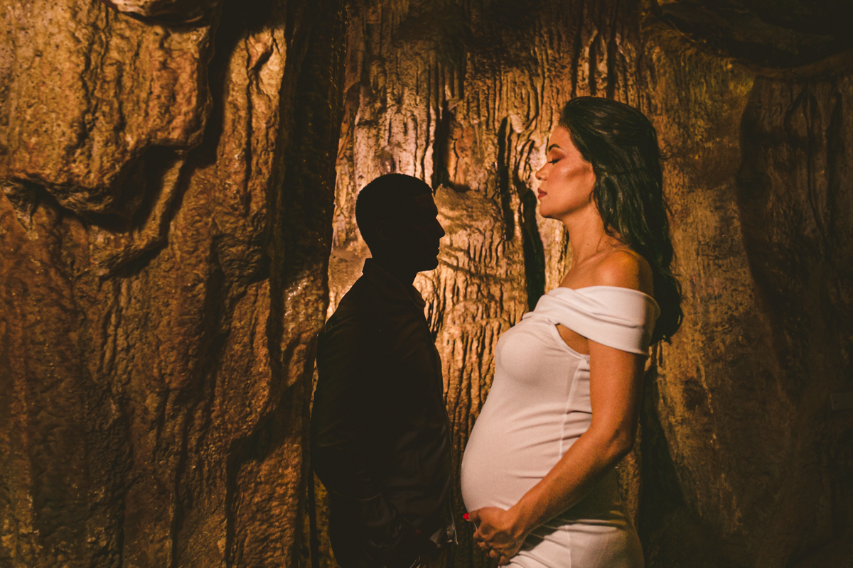 ensaiogestante ensaio de casal, foto de casal, foto de gravida , ensaio de gravida, foto externa de gravida, foto de gestante, foto de casal, ensaio de mãe e filho, riacho de santana, bom jesus da lapa, thaty  alves fotografia, bahia, foto sorrindo , feli