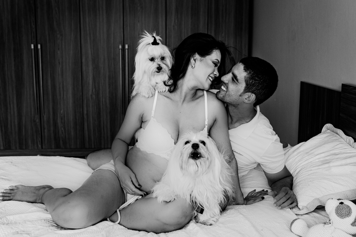 ensaiogestante ensaio de casal, foto de casal, foto de gravida , ensaio de gravida, foto externa de gravida, foto de gestante, foto de casal, ensaio de mãe e filho, riacho de santana, bom jesus da lapa, thaty  alves fotografia, bahia, foto sorrindo , feli