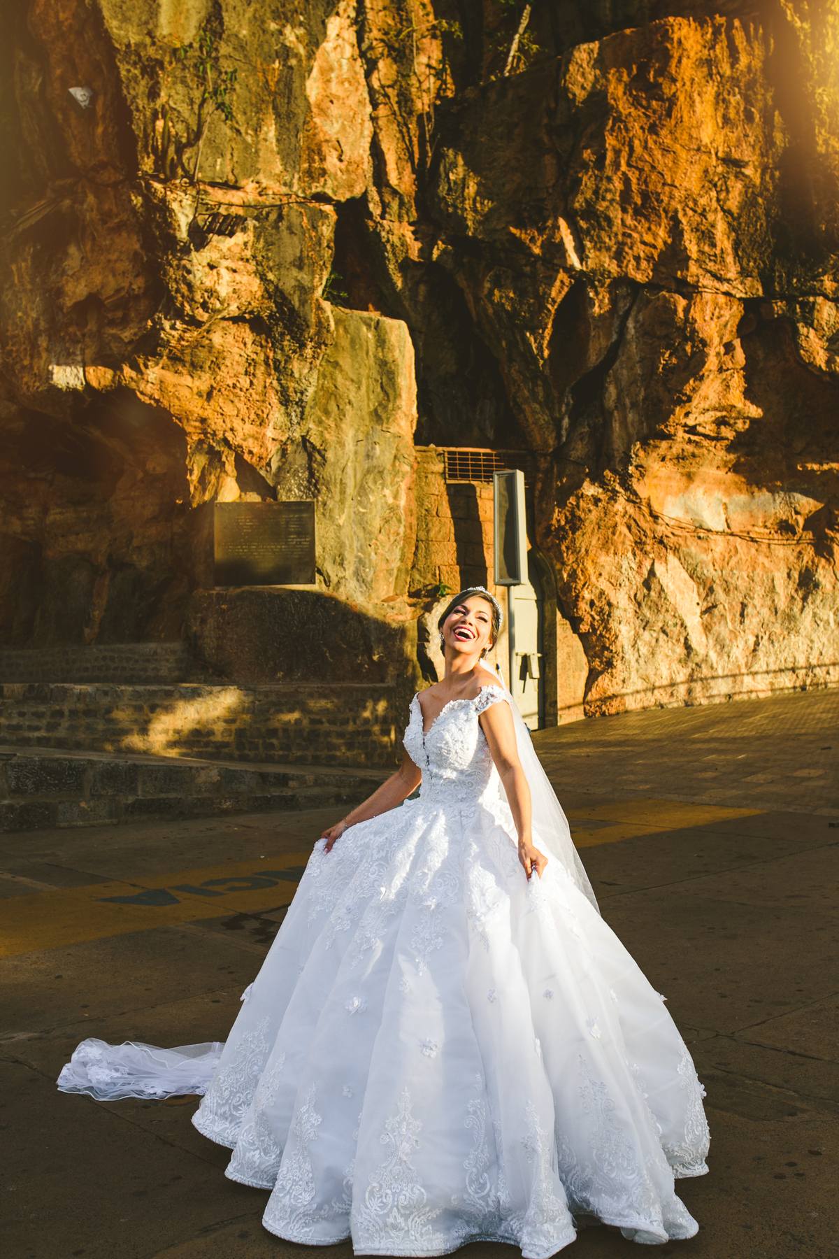 .. #noiva #wedding #weddingday #universodasnoivas #weddingdress #casamento #vestidodenoiva #madrinha#dresses #instadress #bride #weddinginspiration #lapisdenoiva #casamento #fotografodecasamento #weddingphotographer #esession#ensaio #fotografiadecasamento