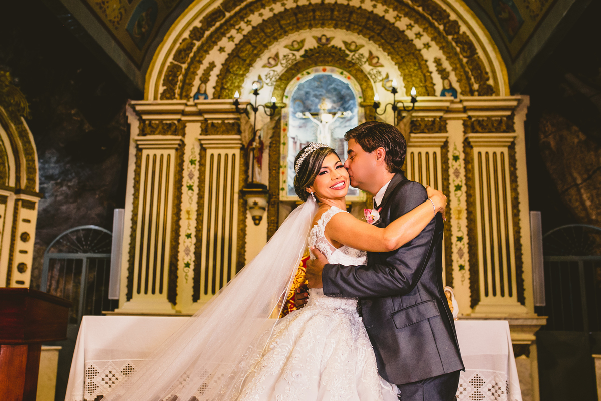 .. #noiva #wedding #weddingday #universodasnoivas #weddingdress #casamento #vestidodenoiva #madrinha#dresses #instadress #bride #weddinginspiration #lapisdenoiva #casamento #fotografodecasamento #weddingphotographer #esession#ensaio #fotografiadecasamento