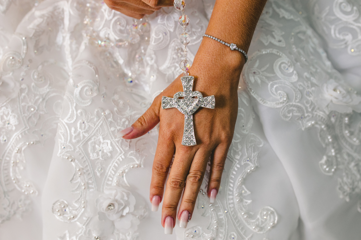 .. #noiva #wedding #weddingday #universodasnoivas #weddingdress #casamento #vestidodenoiva #madrinha#dresses #instadress #bride #weddinginspiration #lapisdenoiva #casamento #fotografodecasamento #weddingphotographer #esession#ensaio #fotografiadecasamento