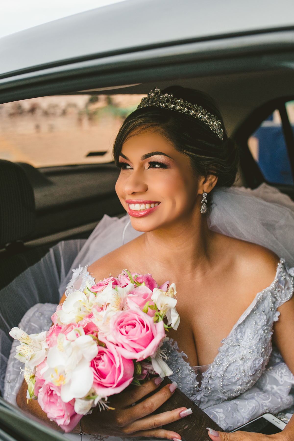 .. #noiva #wedding #weddingday #universodasnoivas #weddingdress #casamento #vestidodenoiva #madrinha#dresses #instadress #bride #weddinginspiration #lapisdenoiva #casamento #fotografodecasamento #weddingphotographer #esession#ensaio #fotografiadecasamento