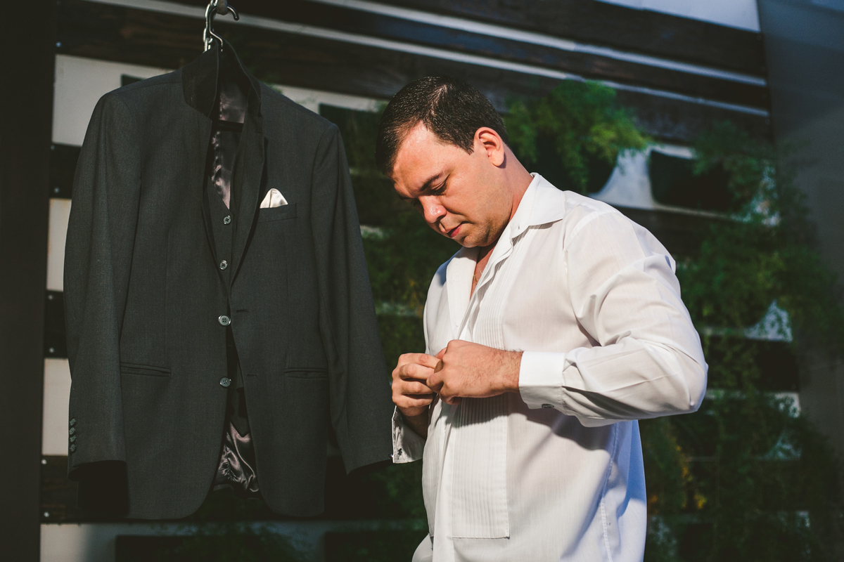 .. #noiva #wedding #weddingday #universodasnoivas #weddingdress #casamento #vestidodenoiva #madrinha#dresses #instadress #bride #weddinginspiration #lapisdenoiva #casamento #fotografodecasamento #weddingphotographer #esession#ensaio #fotografiadecasamento