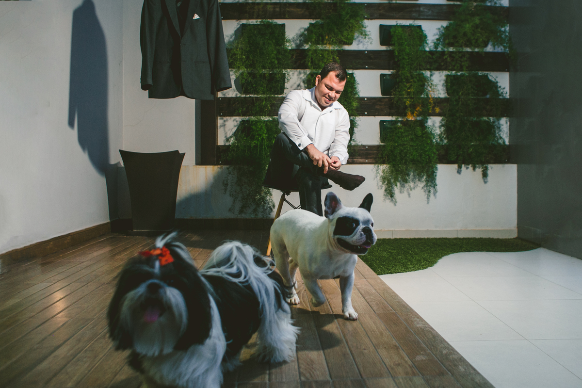 .. #noiva #wedding #weddingday #universodasnoivas #weddingdress #casamento #vestidodenoiva #madrinha#dresses #instadress #bride #weddinginspiration #lapisdenoiva #casamento #fotografodecasamento #weddingphotographer #esession#ensaio #fotografiadecasamento