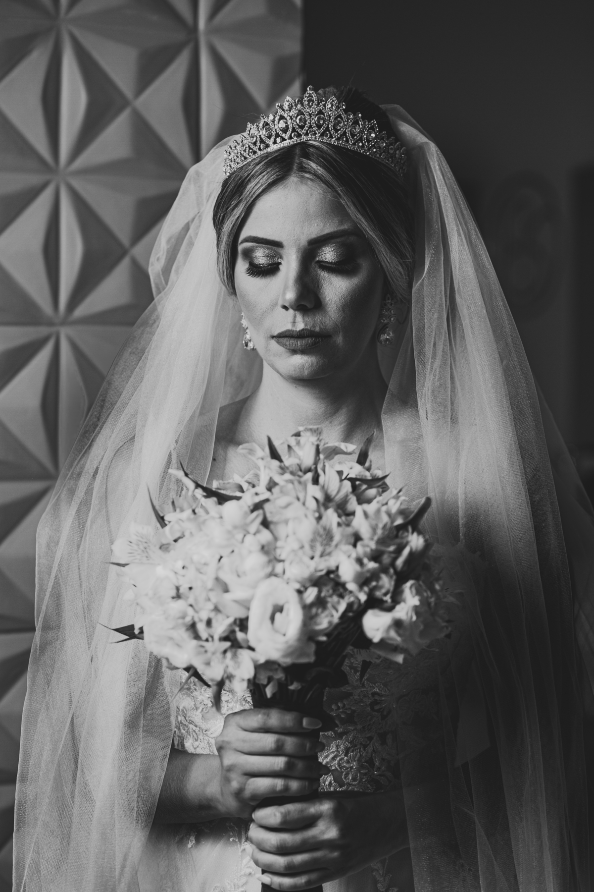 .. #noiva #wedding #weddingday #universodasnoivas #weddingdress #casamento #vestidodenoiva #madrinha#dresses #instadress #bride #weddinginspiration #lapisdenoiva #casamento #fotografodecasamento #weddingphotographer #esession#ensaio #fotografiadecasamento