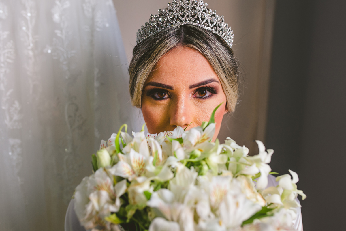 .. #noiva #wedding #weddingday #universodasnoivas #weddingdress #casamento #vestidodenoiva #madrinha#dresses #instadress #bride #weddinginspiration #lapisdenoiva #casamento #fotografodecasamento #weddingphotographer #esession#ensaio #fotografiadecasamento