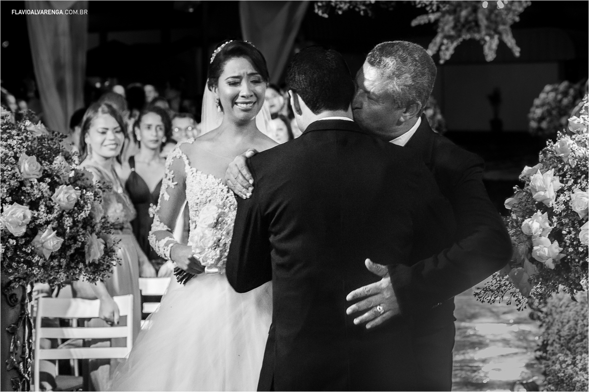 Entrada da noiva emoção