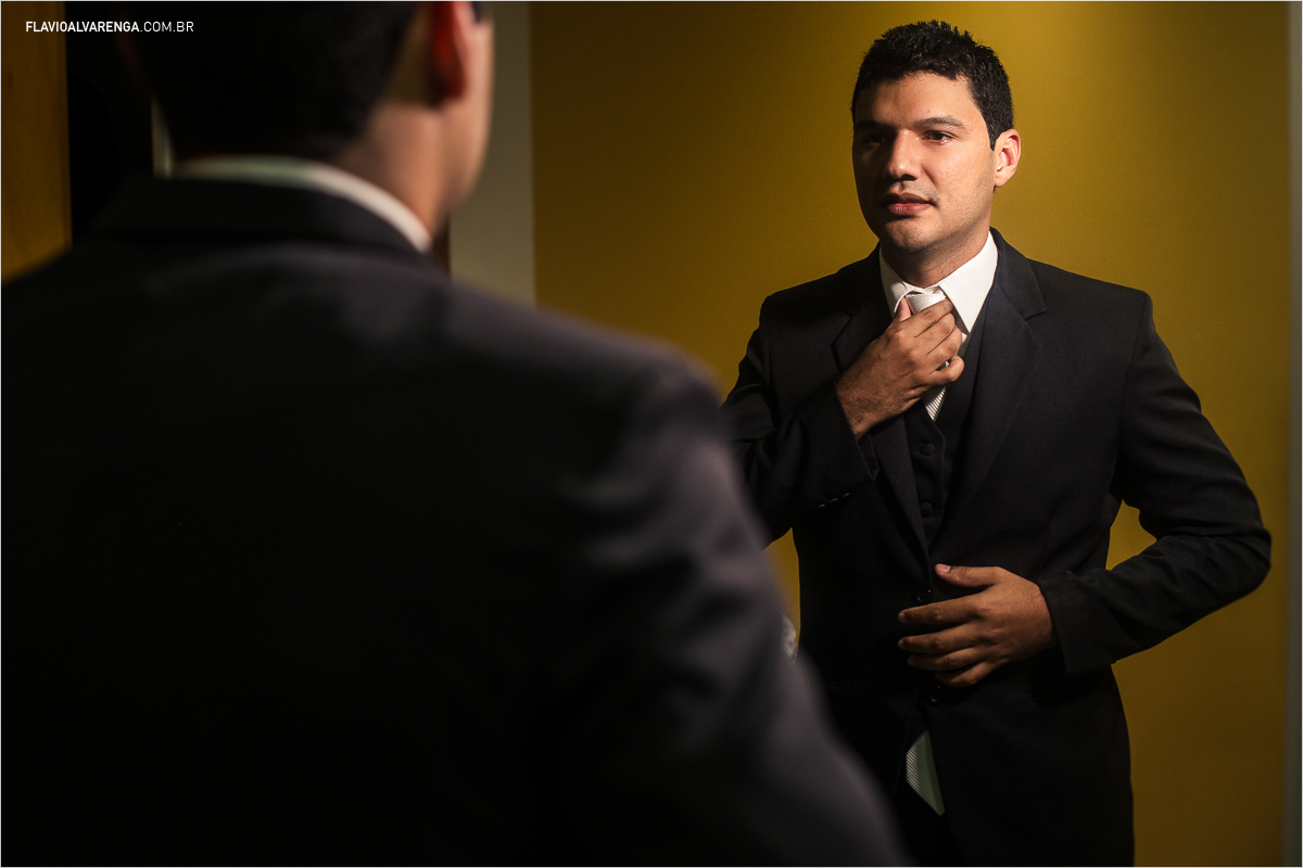 noivo se arrumando para casamento