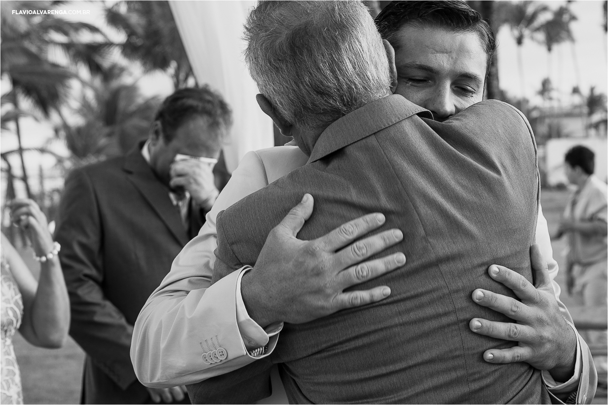 Emoção durante o casamento na entrada da noiva