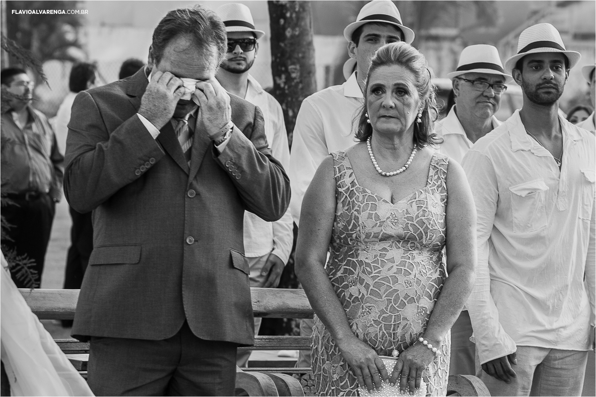 Familia dos noivos chorando