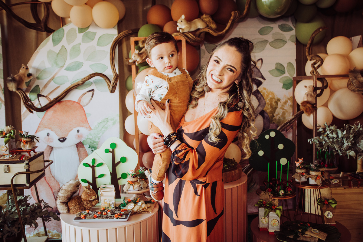 decoração de aniversário aniversário infantil luz flash daniel henrique studio espaço marvel itauna mg fotografia profissional itaúna criança 1 ano de idade