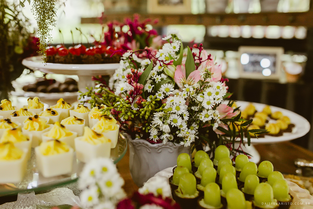 casamento no campo joinville wedding casamento de dia 
celebração ao ar livre fotografia brincadeira casamento profissional noiva noivo noivos agape cerimonial sophie emporio buque ensaio decoração doces
