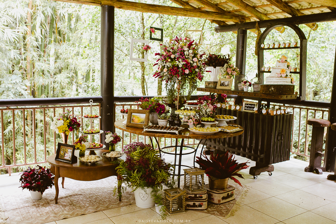 casamento no campo joinville wedding casamento de dia 
celebração ao ar livre fotografia brincadeira casamento profissional noiva noivo noivos agape cerimonial sophie emporio buque ensaio decoração doces