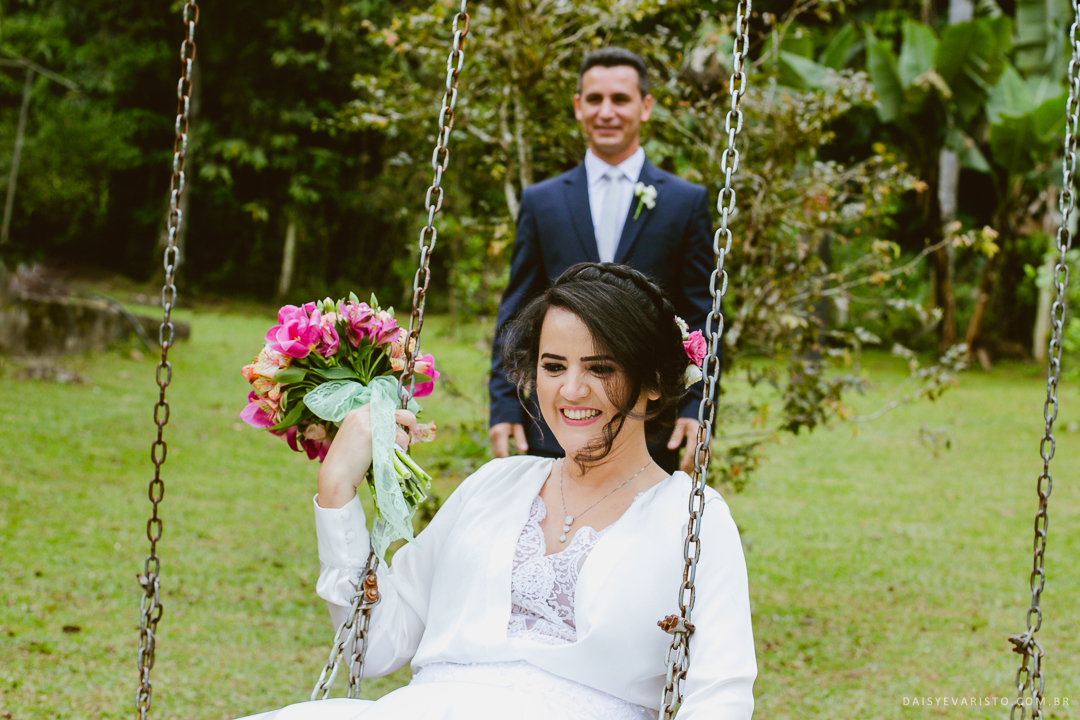 casamento no campo joinville wedding casamento de dia 
celebração ao ar livre fotografia brincadeira casamento profissional noiva noivo noivos agape cerimonial sophie emporio buque ensaio