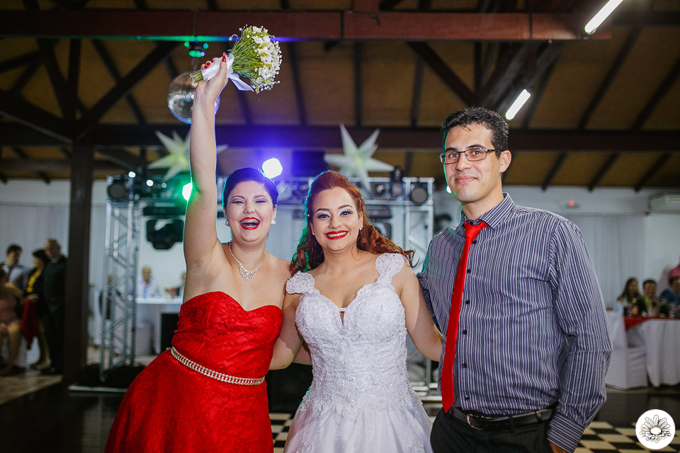 fotografo de casamento joinville decoração daisy evaristo deise evaristo igreja divino espirito santo making da noiva casamento lindo jaragua do sul noiva noivo 