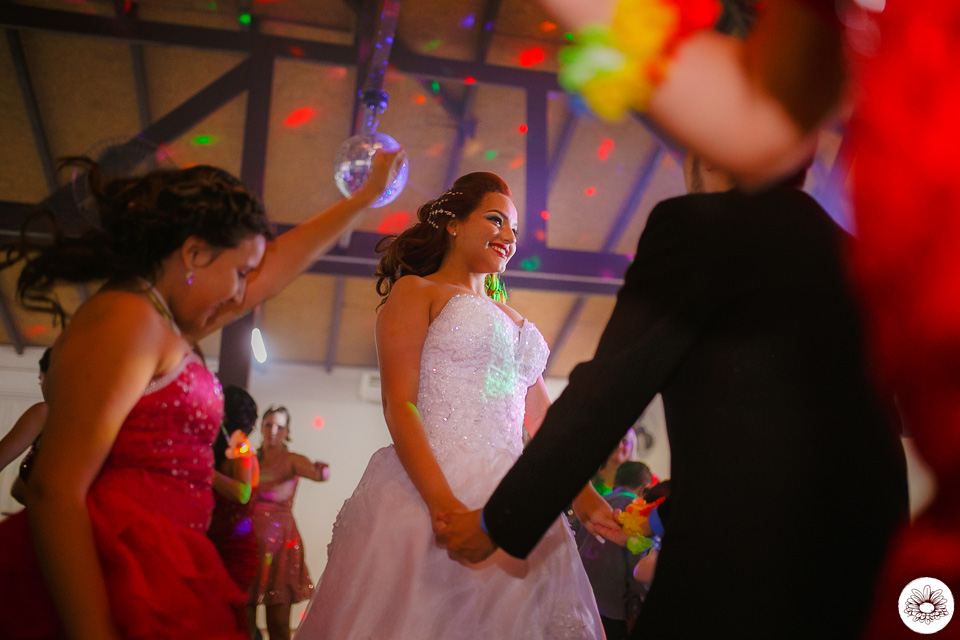 fotografo de casamento joinville decoração daisy evaristo deise evaristo igreja divino espirito santo making da noiva casamento lindo jaragua do sul noiva noivo 