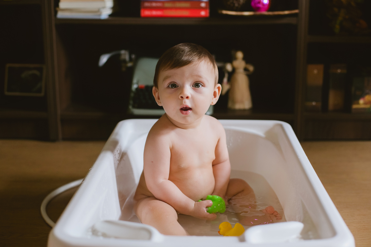 Ensaio Quem Vai Tomar Banho Na Sala Sessao De Acompanhamento 10 Meses Alice Fotografo Joinville Joinville