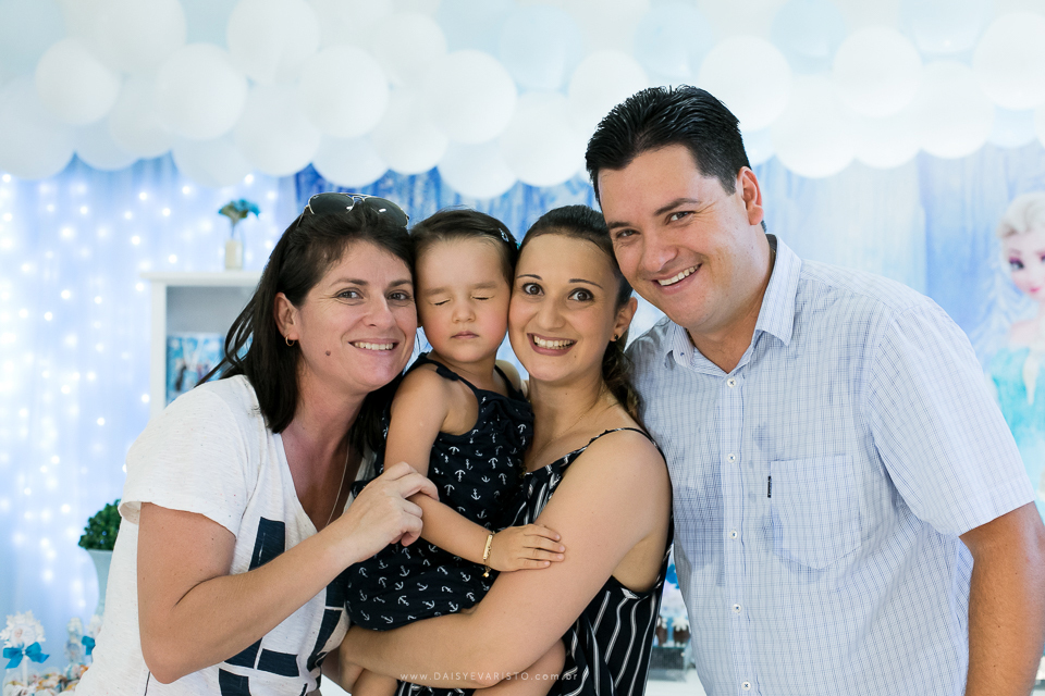 fotografo joinville daisy evaristo deise deisi daise dayse deisy casamento aniversario decoração mini wedding espaço festa infantil ensaio externo estudio gestante gravida familia criança acompanhamento Frozen Maria Fernanda 3 anos