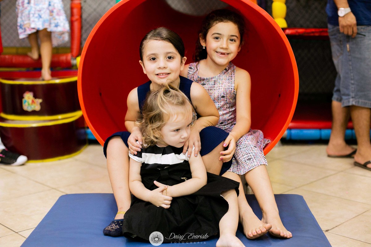 fotografo aniversario casamento ensaio gestante gravida gravidez estudio joinville festa princesas disney ledoleta le do le ta festas fotografia decoração tema bonecas