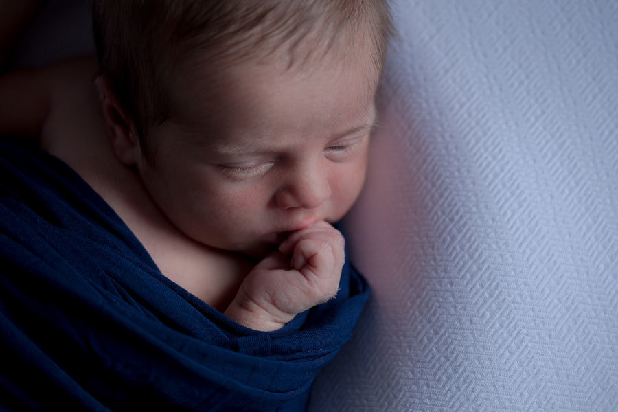 Ensaio Newborn do José com 10 dias de vida, realizado na Residência do cliente - Merces - Curitiba 