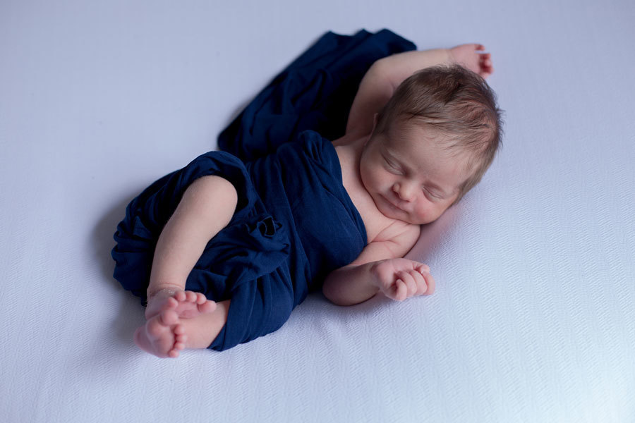 Ensaio Newborn do José com 10 dias de vida, realizado na Residência do cliente - Merces - Curitiba 