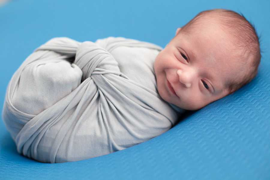 Ensaio Newborn do Leonardo, realizado no conforto do seu lar em São José dos Pinhais