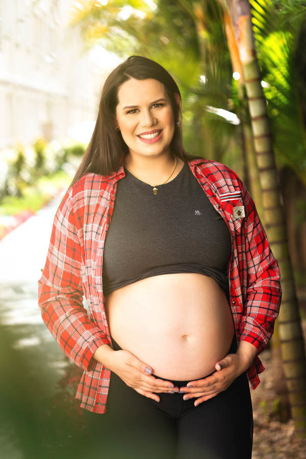 Ensaio fotográfico de gestante realizado no  Condomínio Spazio Castel di Bettega - Portão - Curitiba