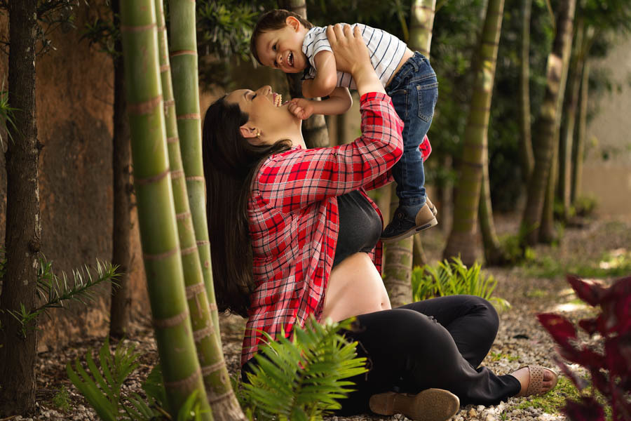 Ensaio fotográfico de gestante realizado no  Condomínio Spazio Castel di Bettega - Portão - Curitiba
