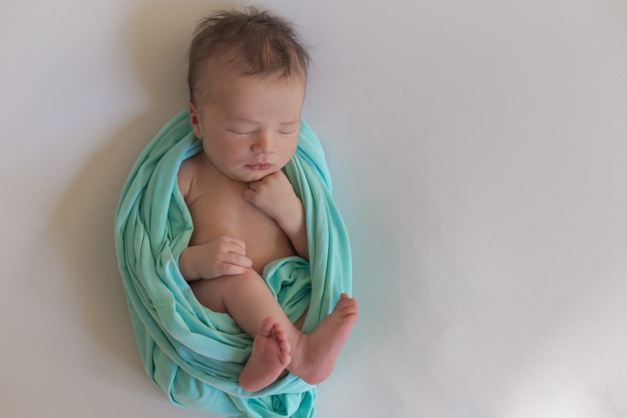 Ensaio Newborn do Luís Vinicius - Realizado no Jardim Social/Curitiba. Trabalhamos um estilo mais orgânico, onde deixamos o bebê totalmente à vontade, de forma que se sentisse confortável, assim conseguimos registrar com sucesso o quão lindo o Luís é!