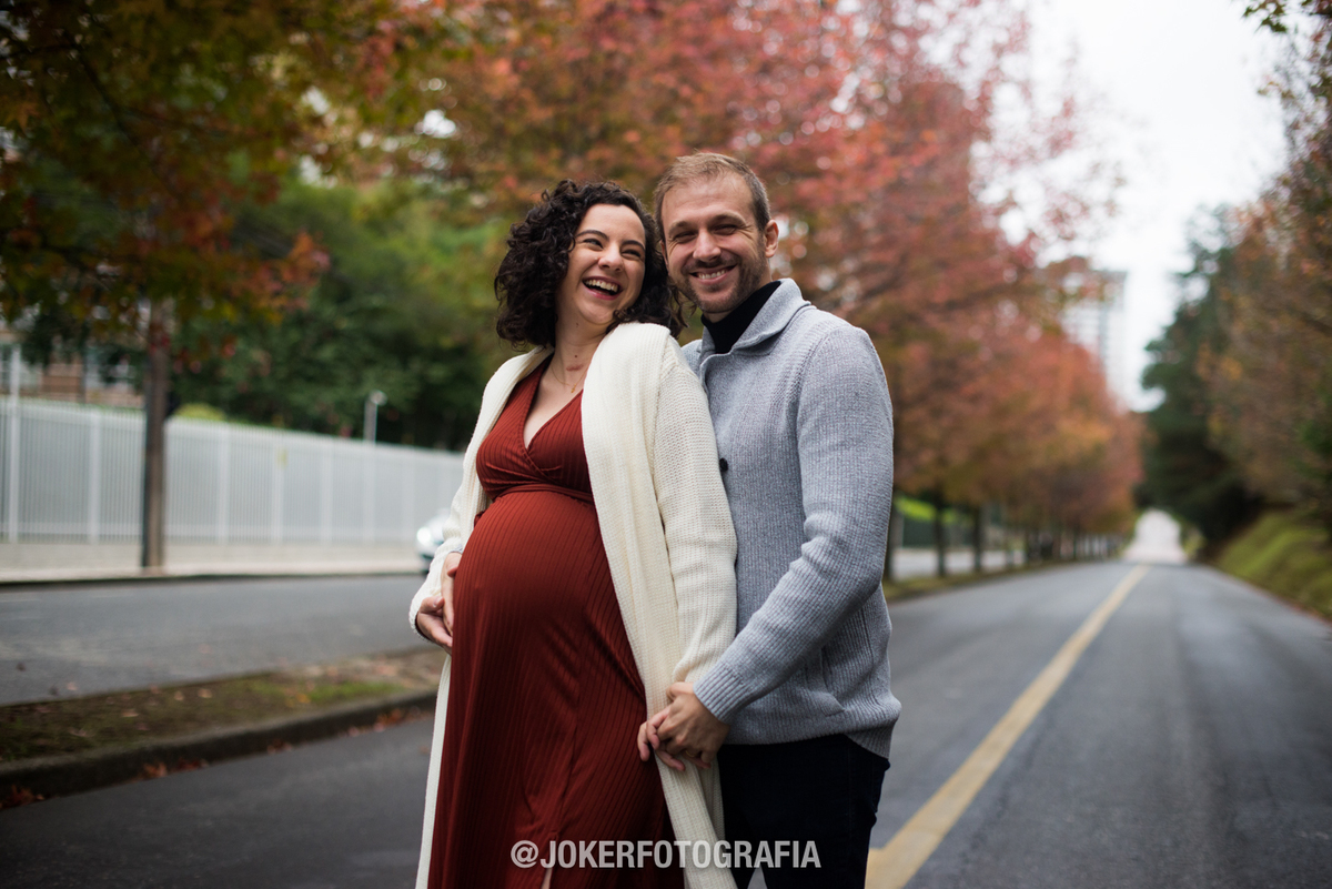 fotógrafo de gestante faz book em dia frio no inverno