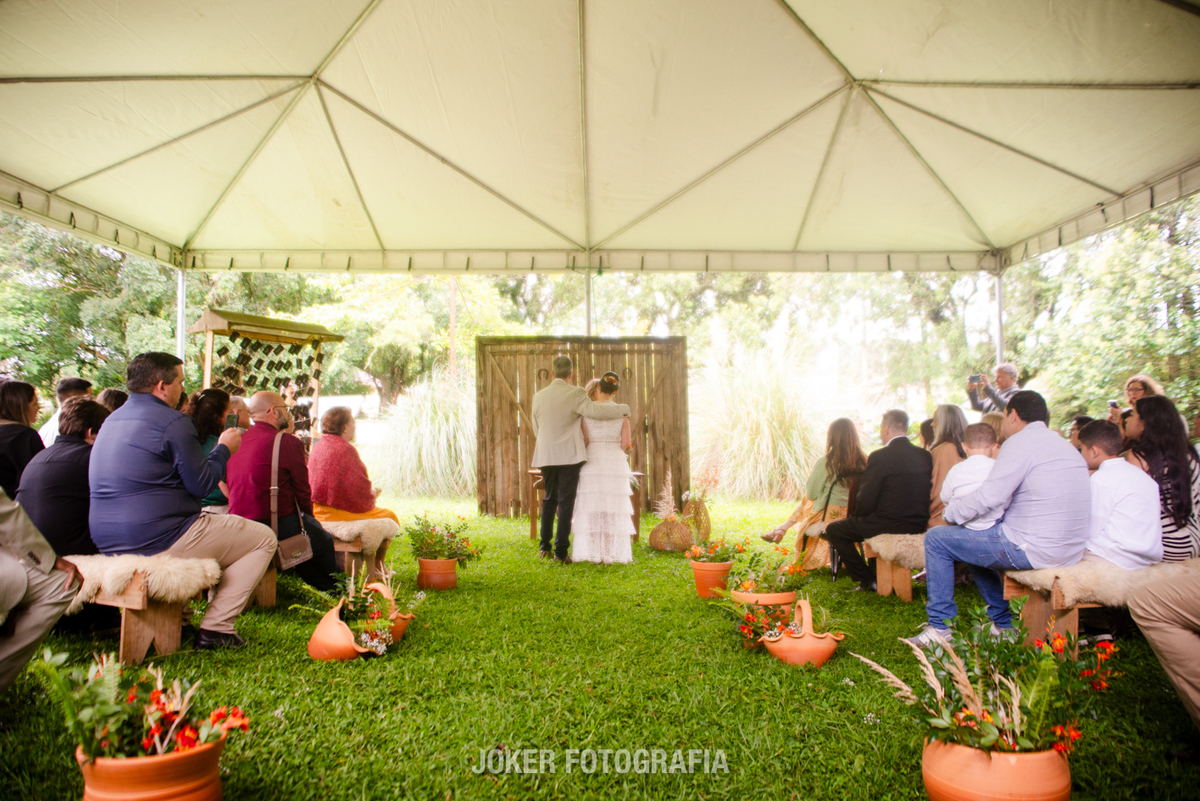 locais para casamento ao ar livre perto de curitiba são luiz do purunã witmarsum campo largo bistrô maria oliva com espaço para cerimônia ao ar livre no jardim casamento de dia com tenda