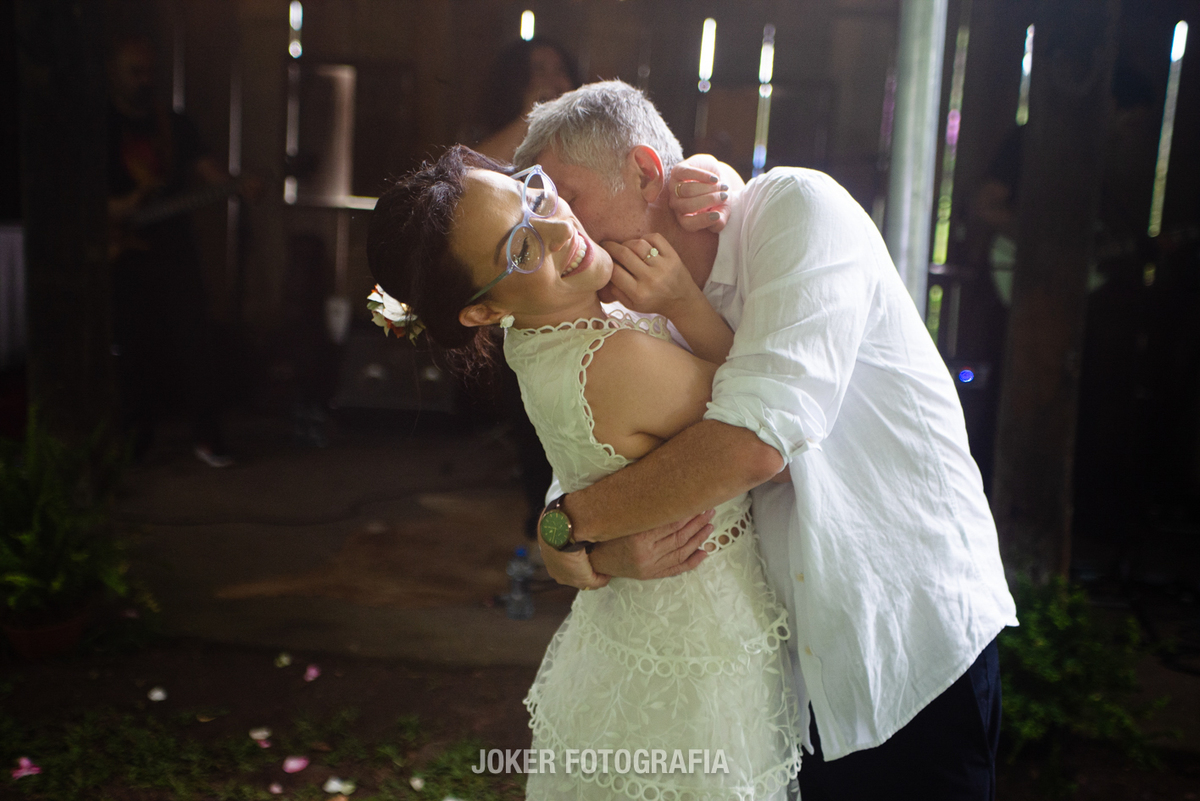 Profissional de fotografia de casamento em Curitiba com mais de 500 casamentos registrados e reconhecimento entre as noivas