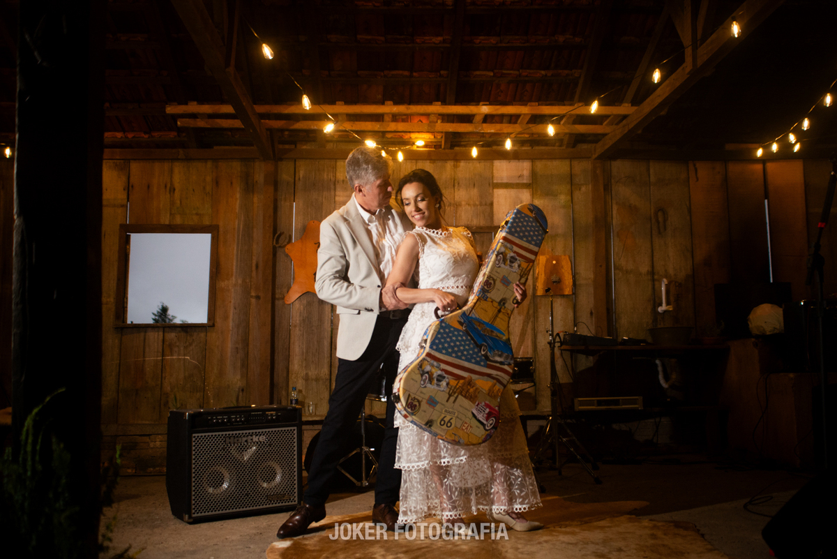 Procura fotógrafo de casamento em Curitiba? Conheça o especialista em fotos documentais e emocionantes para o seu dia especial