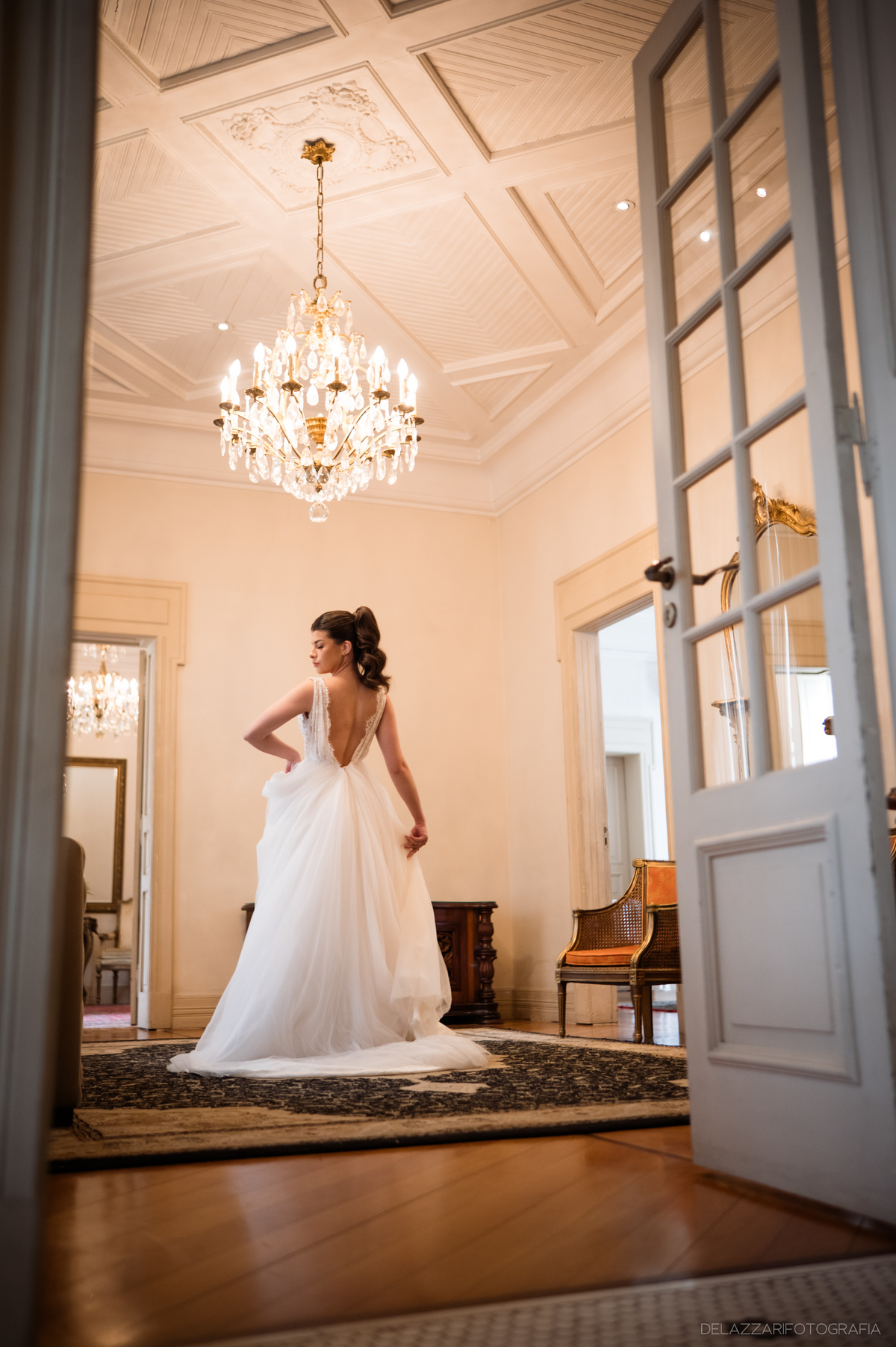 Fotografia de casamento em Curitiba com alma e propósito. Noivas no Castelo do Batel em imagens autênticas e sofisticadas, captadas pelos melhores fotógrafos de casamento da cidade.