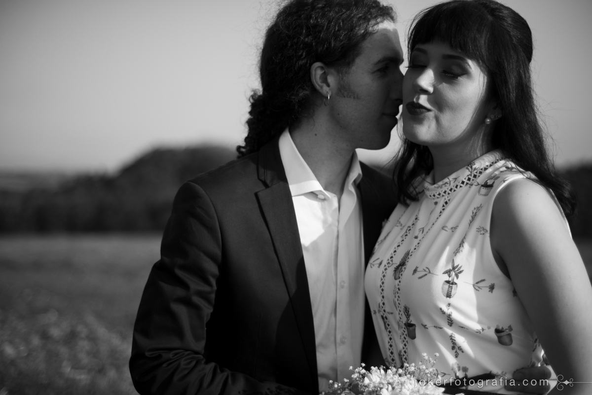 no dia do casamento civil eles escolheram fazer um ensaio fotográfico após a cerimônia